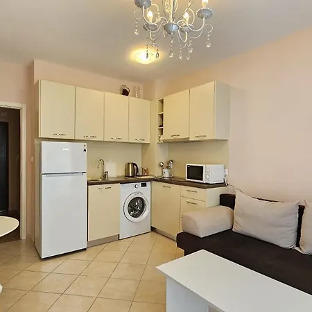 Apartment New Life Bahami Slantschew brjag